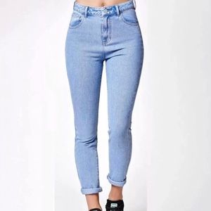 BRANDY MELVILLE MOM JEANS